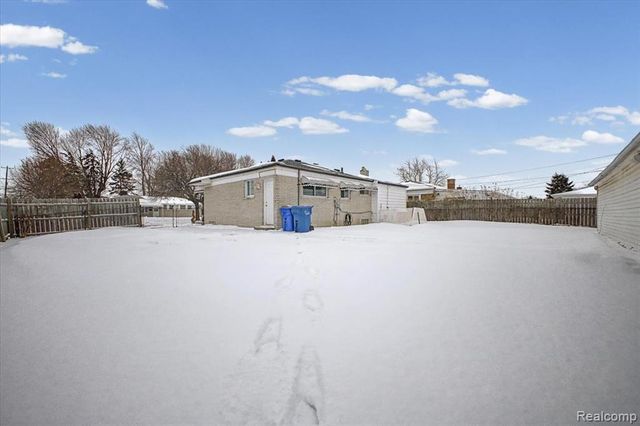 32961 Wexford Drive, Warren, MI 48092