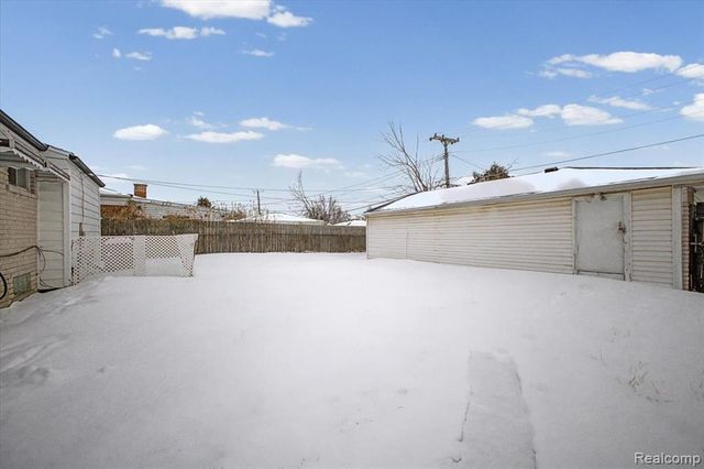 32961 Wexford Drive, Warren, MI 48092