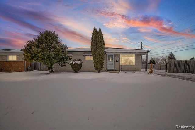 32961 Wexford Drive, Warren, MI 48092