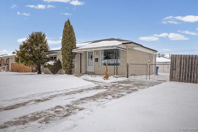 32961 Wexford Drive, Warren, MI 48092