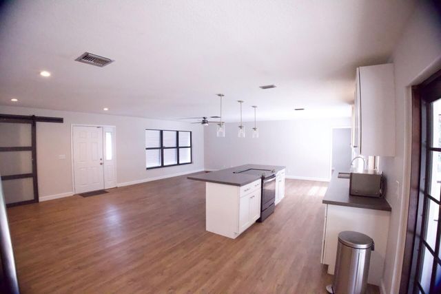 700 N Perry Avenue, Jupiter, FL 33458