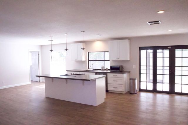 700 N Perry Avenue, Jupiter, FL 33458