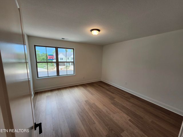 1821 Bennett Village Drive, Maryville, TN 37804