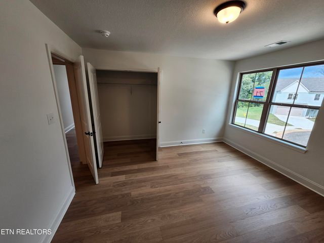 1821 Bennett Village Drive, Maryville, TN 37804