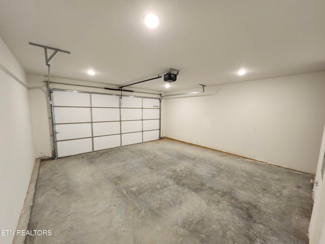 1821 Bennett Village Drive, Maryville, TN 37804