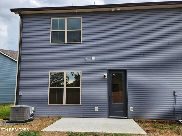 1821 Bennett Village Drive, Maryville, TN 37804