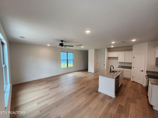 1821 Bennett Village Drive, Maryville, TN 37804