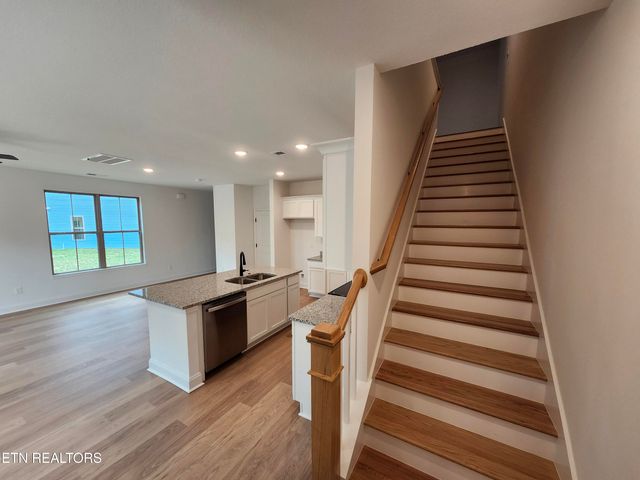 1821 Bennett Village Drive, Maryville, TN 37804