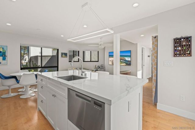909 Olive Ave, Coronado, CA 92118