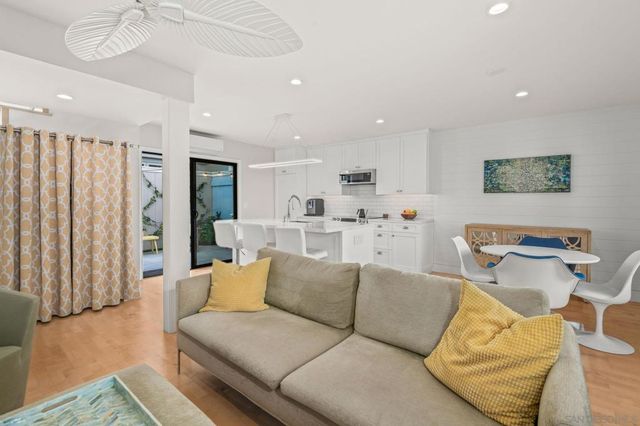 909 Olive Ave, Coronado, CA 92118