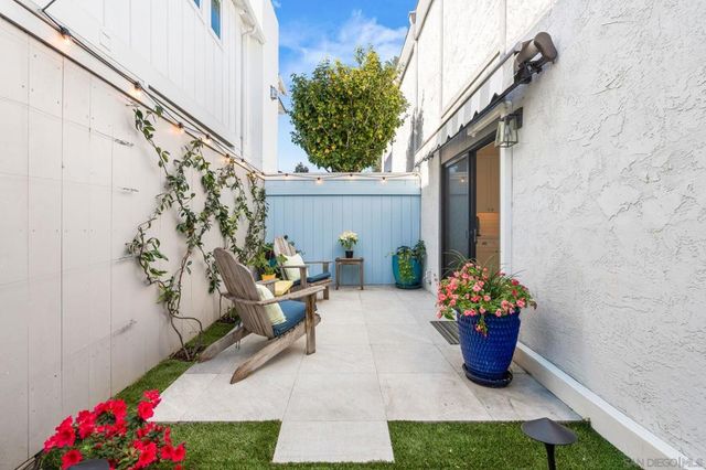 909 Olive Ave, Coronado, CA 92118
