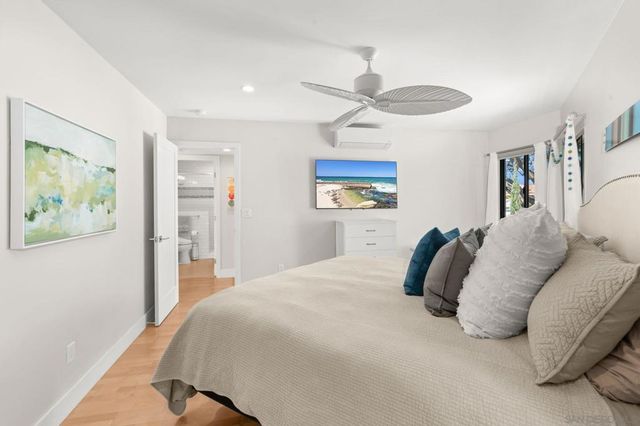 909 Olive Ave, Coronado, CA 92118