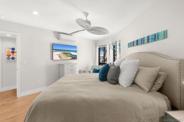 909 Olive Ave, Coronado, CA 92118