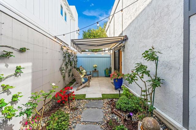 909 Olive Ave, Coronado, CA 92118