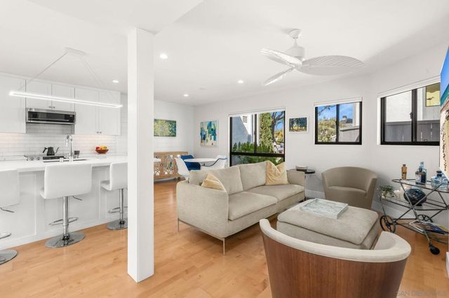 909 Olive Ave, Coronado, CA 92118