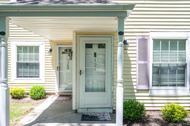 124 Fairview Circle, Middle Island, NY 11953