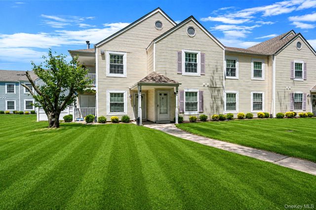 124 Fairview Circle, Middle Island, NY 11953