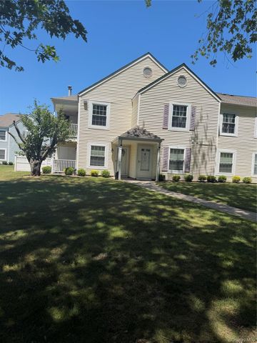 124 Fairview Circle, Middle Island, NY 11953