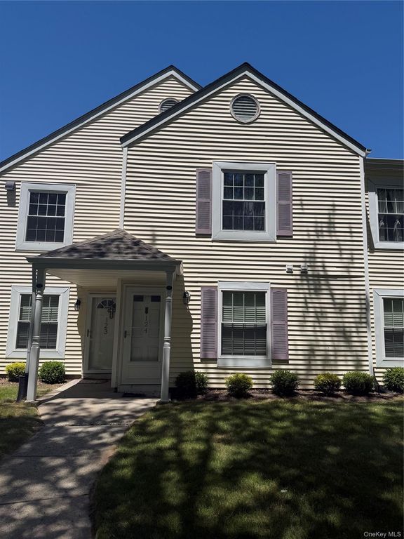 124 Fairview Circle, Middle Island, NY 11953