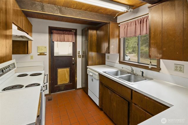 32615 82nd Avenue S, Roy, WA 98580