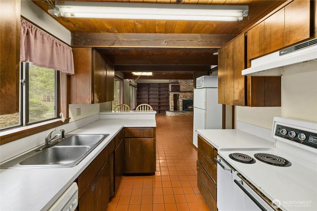 32615 82nd Avenue S, Roy, WA 98580