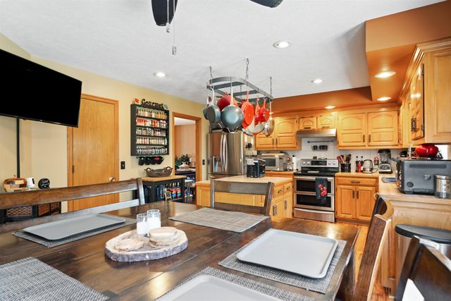 1204 N Rutland St, Wichita, KS 67206