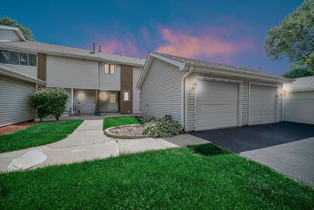 5S027 Pebble Beach Court, Naperville, IL 60563
