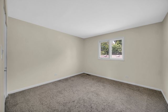 5S027 Pebble Beach Court, Naperville, IL 60563