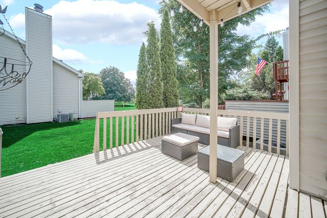 5S027 Pebble Beach Court, Naperville, IL 60563
