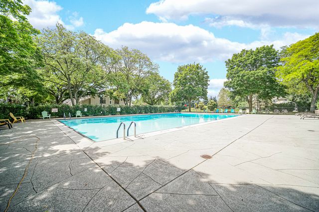 5S027 Pebble Beach Court, Naperville, IL 60563