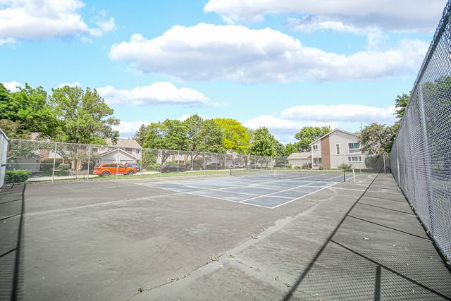 5S027 Pebble Beach Court, Naperville, IL 60563