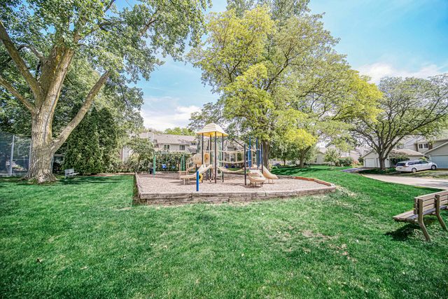 5S027 Pebble Beach Court, Naperville, IL 60563