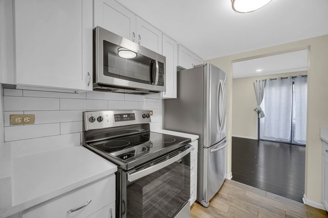 5S027 Pebble Beach Court, Naperville, IL 60563