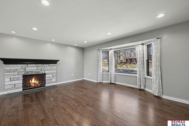 9811 Sprague Street, Omaha, NE 68134