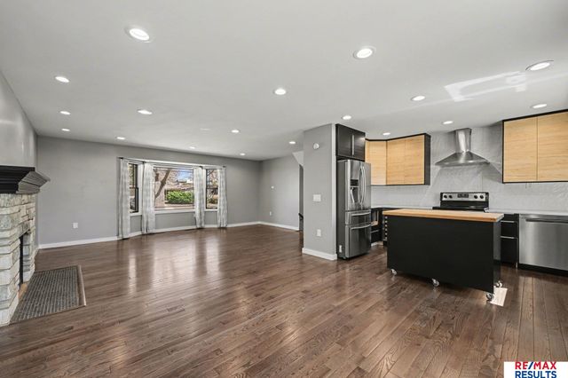 9811 Sprague Street, Omaha, NE 68134