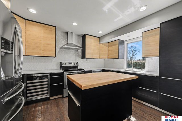 9811 Sprague Street, Omaha, NE 68134