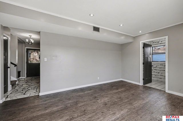 9811 Sprague Street, Omaha, NE 68134