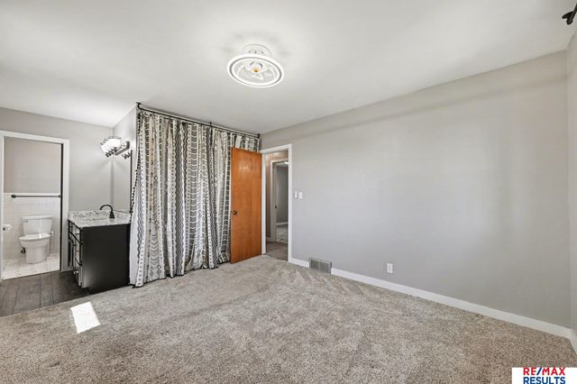 9811 Sprague Street, Omaha, NE 68134