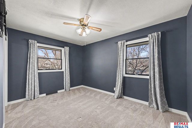 9811 Sprague Street, Omaha, NE 68134