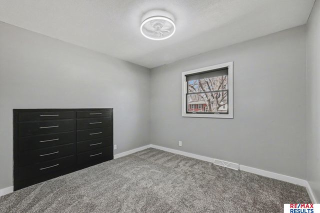 9811 Sprague Street, Omaha, NE 68134