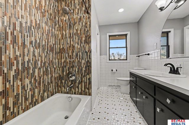 9811 Sprague Street, Omaha, NE 68134