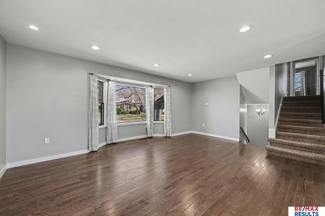 9811 Sprague Street, Omaha, NE 68134