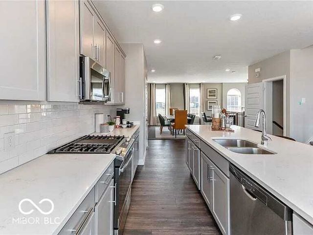 7010 Sunstone Place, Carmel, IN 46033