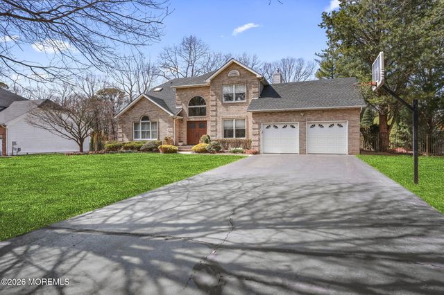 6 Candeub Court, Manalapan, NJ 07726
