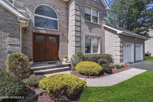 6 Candeub Court, Manalapan, NJ 07726