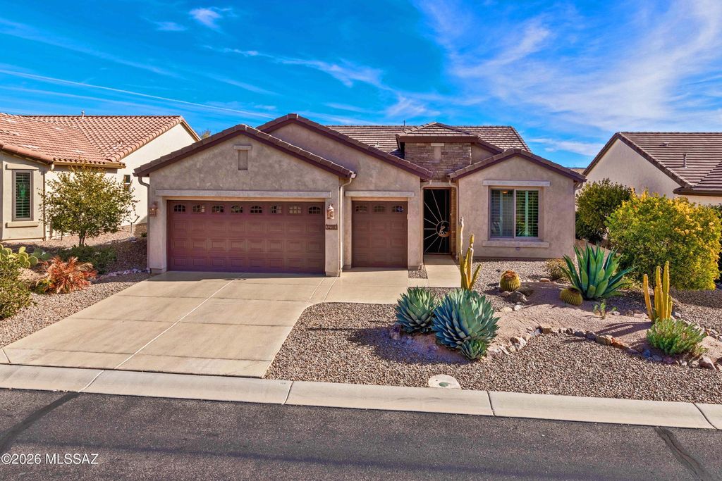 32393 S Desert Pupfish Drive, Oracle, AZ 85623