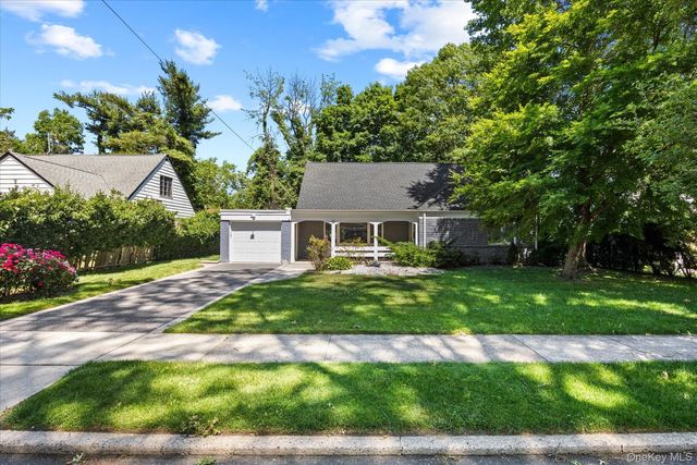55 Warwick Road, Great Neck, NY 11023