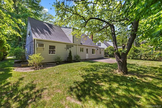55 Warwick Road, Great Neck, NY 11023