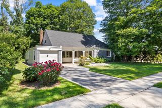 55 Warwick Road, Great Neck, NY 11023