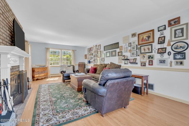 190 Deepdale Drive, Middletown, NJ 07748
